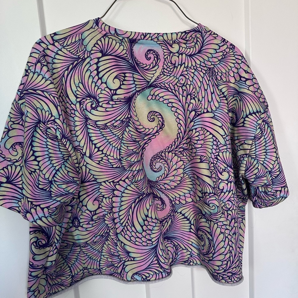 Colorful Abstract Patterned Crop Top - Picture 2 of 2